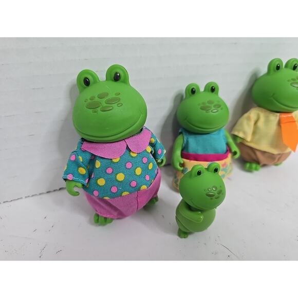 Lil Woodzeez Vintage Croakalily Frog Family Calico Critters Compatible W Baby - Picture 2 of 5